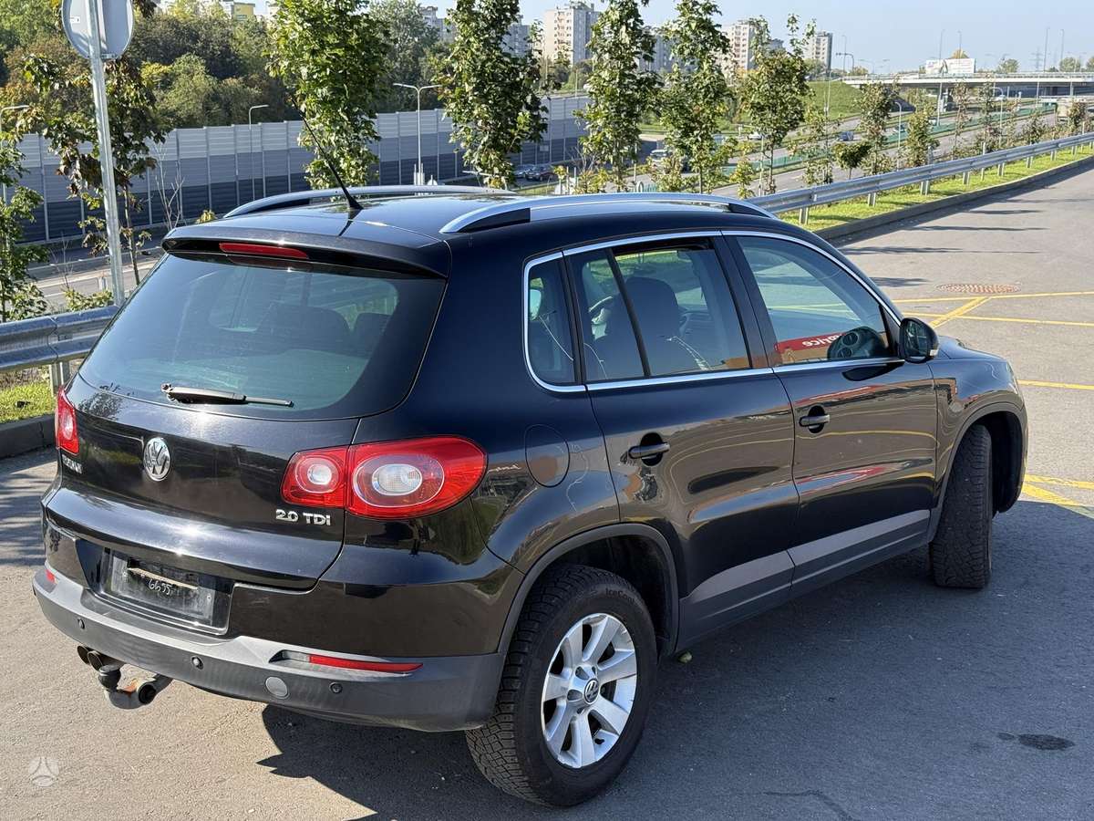 Volkswagen Tiguan 2009 — двигун 1968 cm³, 140 HP (103kW)