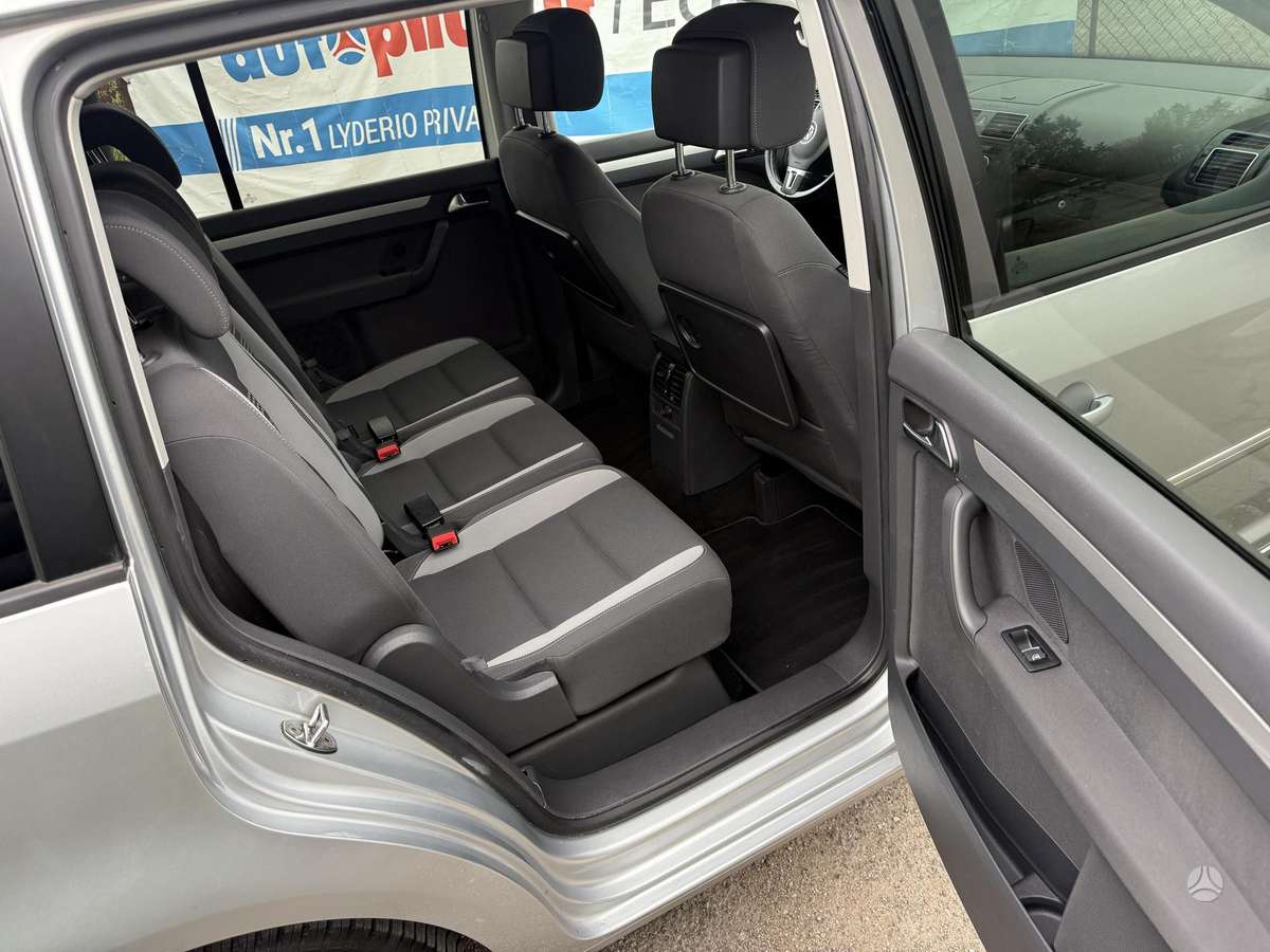Volkswagen Touran 2013 — photo 11