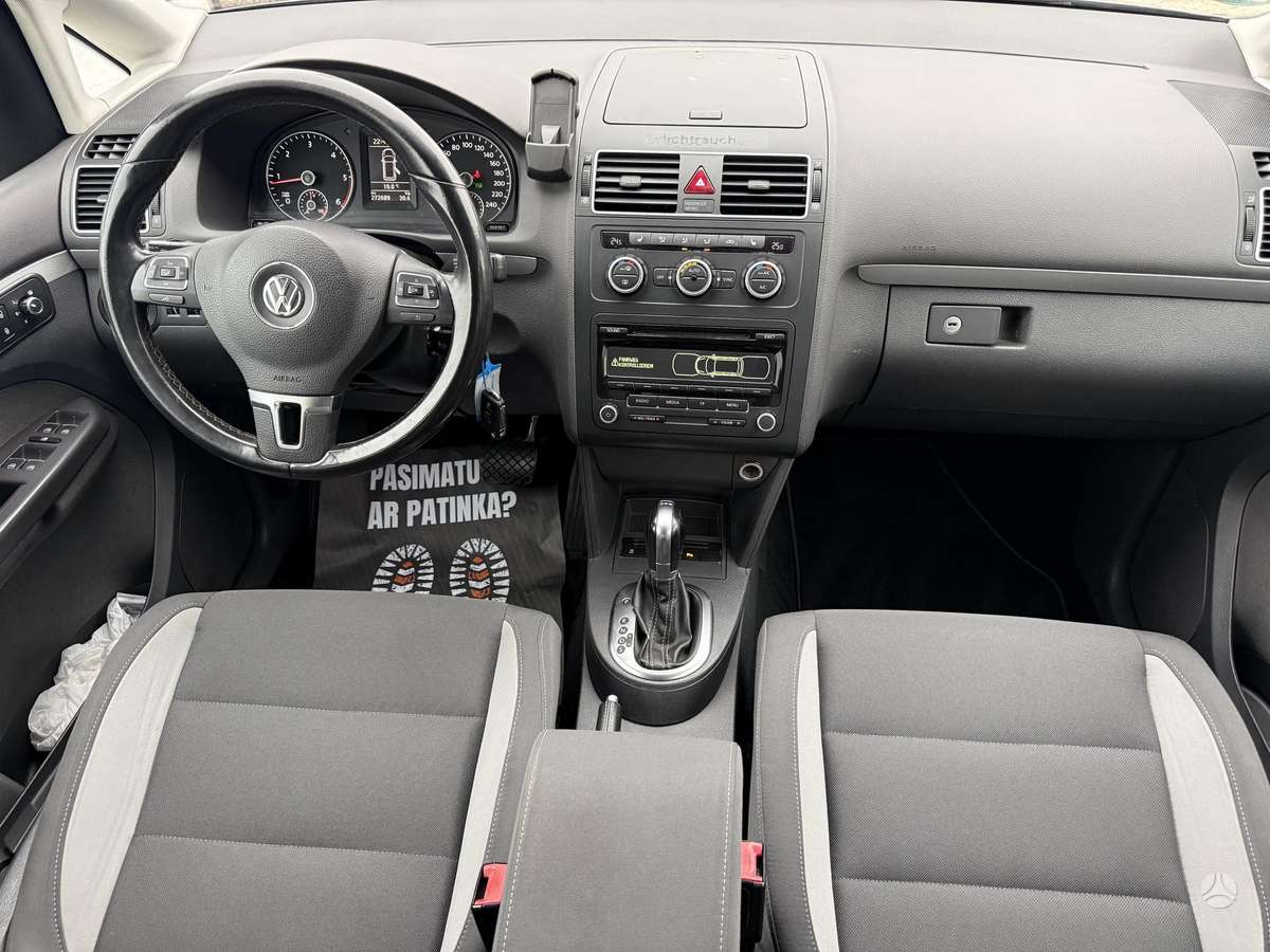 Volkswagen Touran 2013 — photo 12