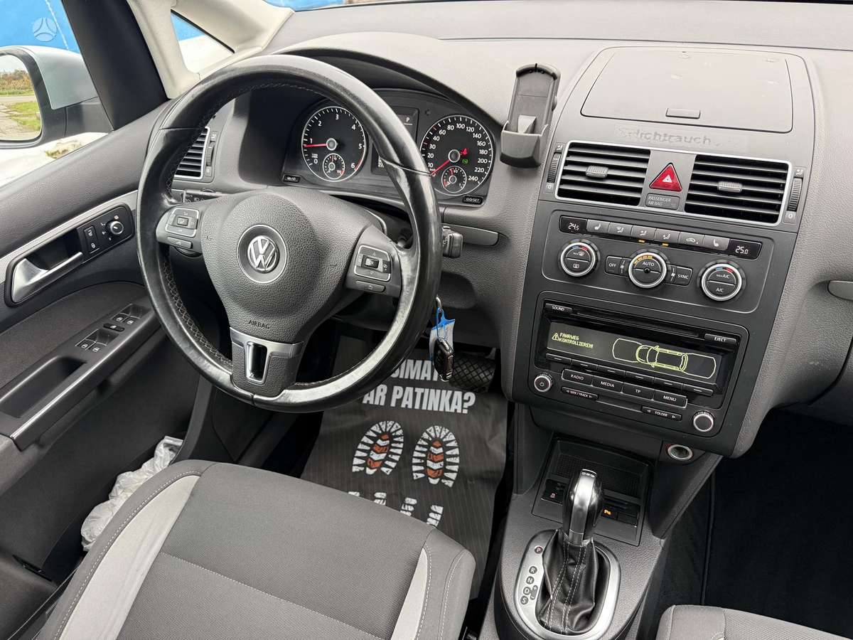 Volkswagen Touran 2013 — photo 13
