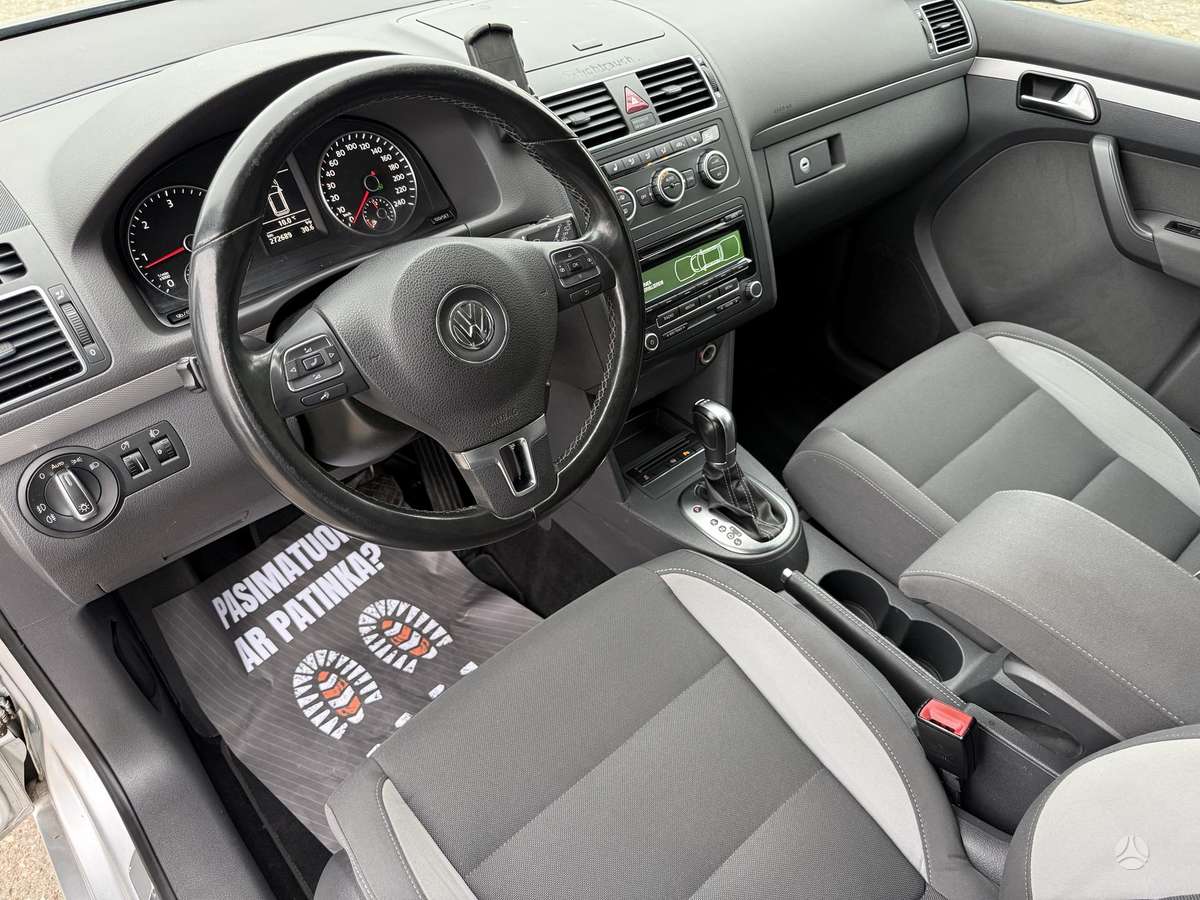 Volkswagen Touran 2013 — photo 15