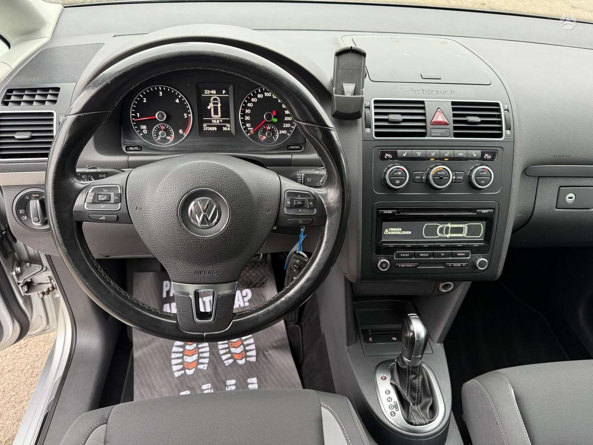 Volkswagen Touran 2013 — photo 16