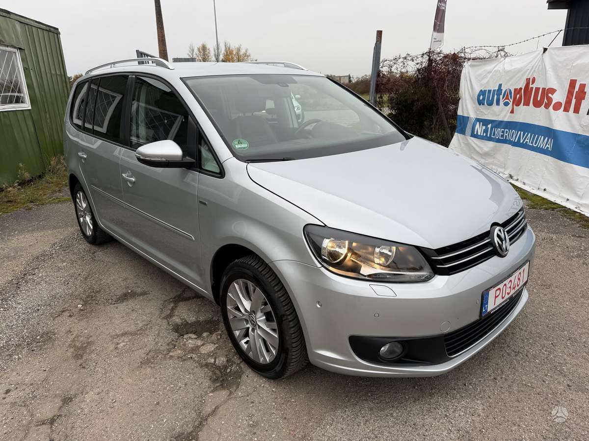 Volkswagen Touran 2013 — rear view