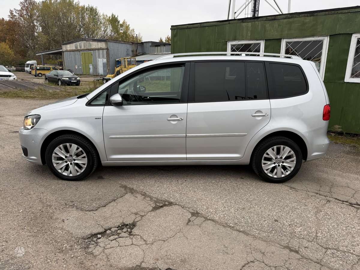 Volkswagen Touran 2013 — engine 1968 cm³, 140 HP (103kW)
