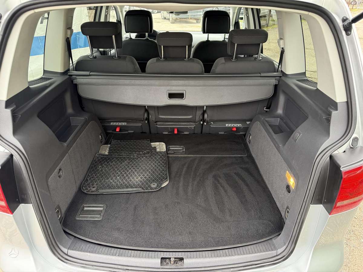 Volkswagen Touran 2013 — photo 7