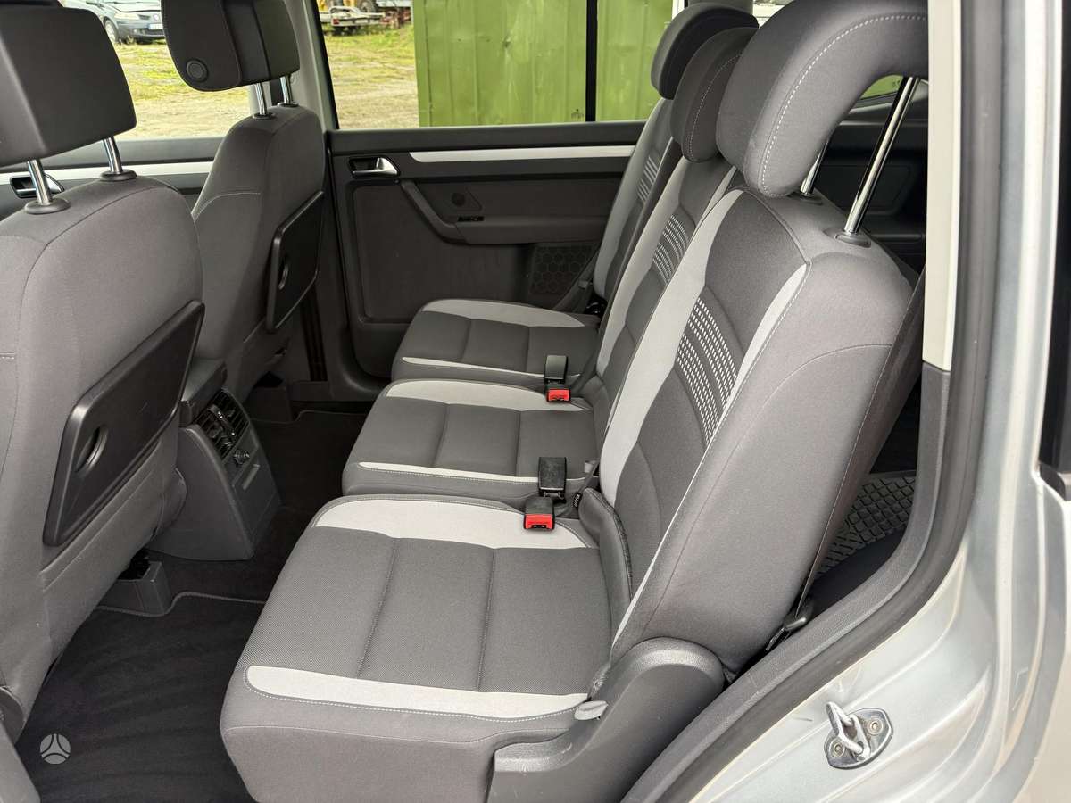 Volkswagen Touran 2013 — photo 8