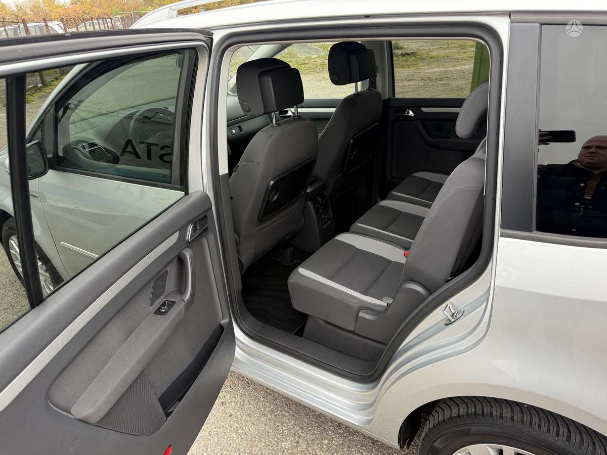 Volkswagen Touran 2013 — photo 9