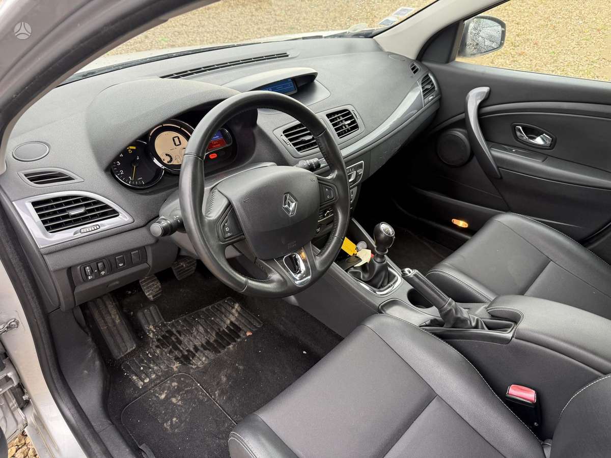 Renault Megane 2015 — photo 10