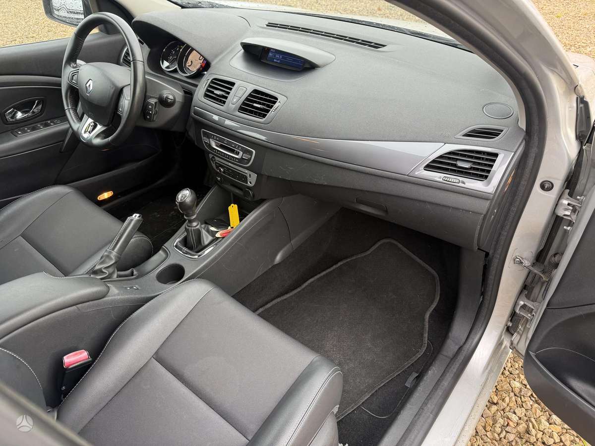 Renault Megane 2015 — photo 11