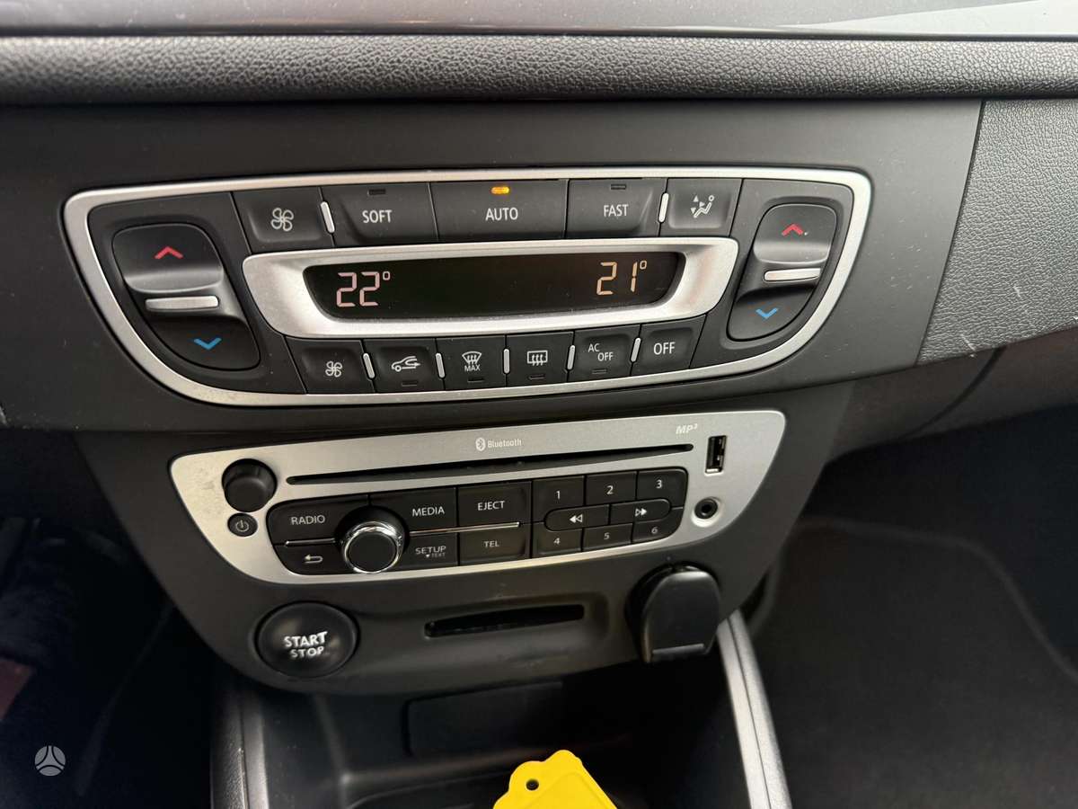 Renault Megane 2015 — photo 13