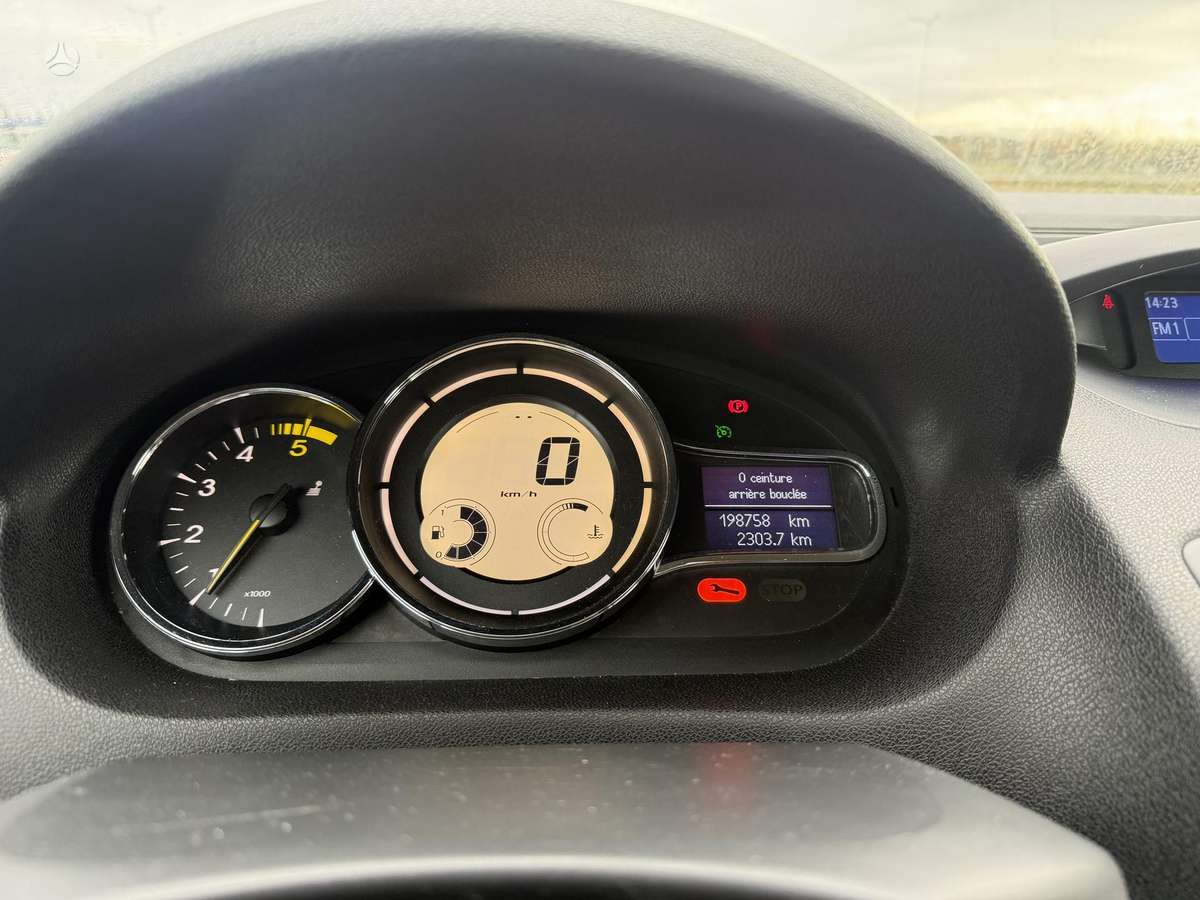 Renault Megane 2015 — photo 14