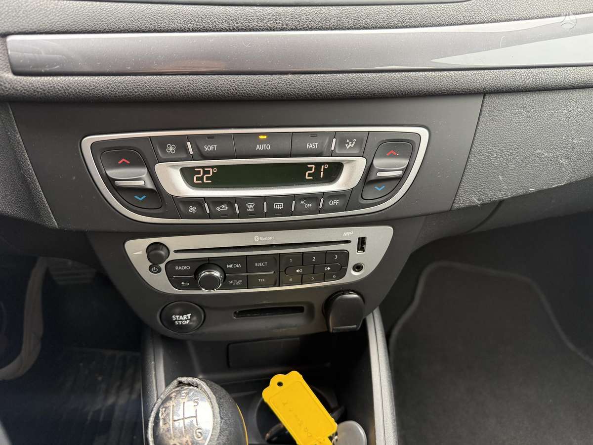Renault Megane 2015 — photo 15