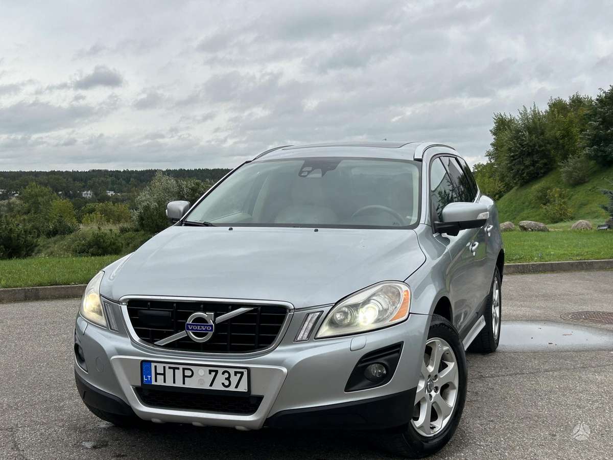 Volvo XC60 2009 — вигляд ззаду