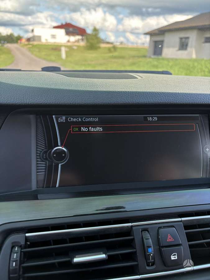 BMW 525 2010 — photo 13