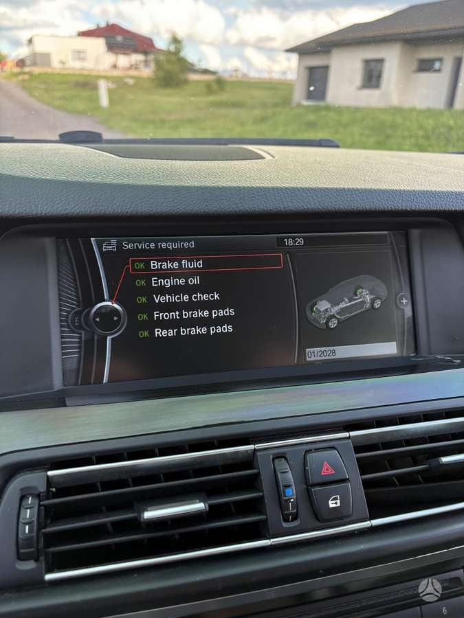 BMW 525 2010 — photo 14