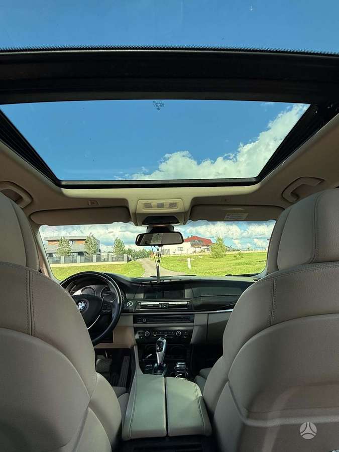 BMW 525 2010 — photo 18