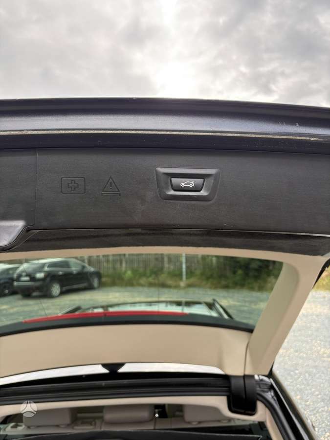 BMW 525 2010 — photo 8