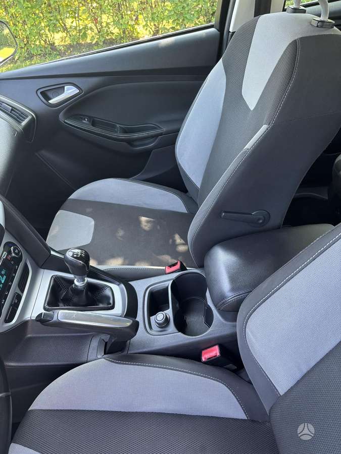 Ford Focus 2012 — фото 12