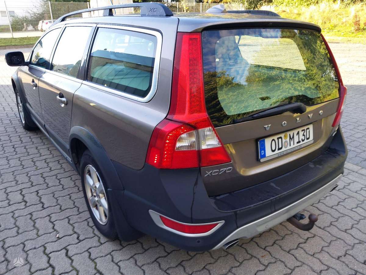 Volvo XC70 2009 — interior