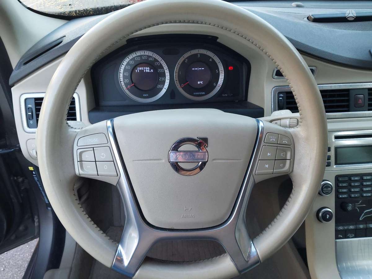 Volvo XC70 2009 — photo 7