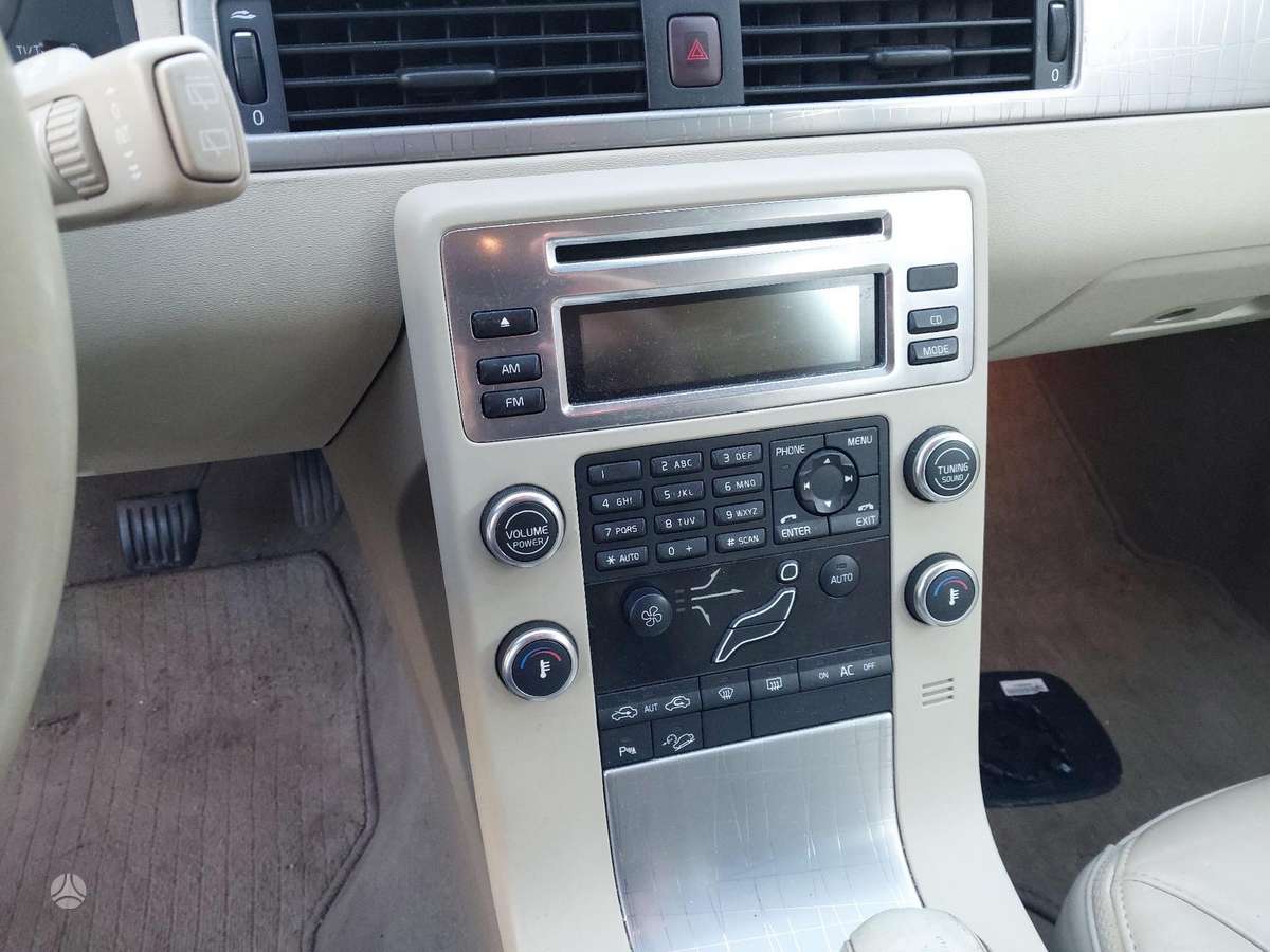 Volvo XC70 2009 — photo 9