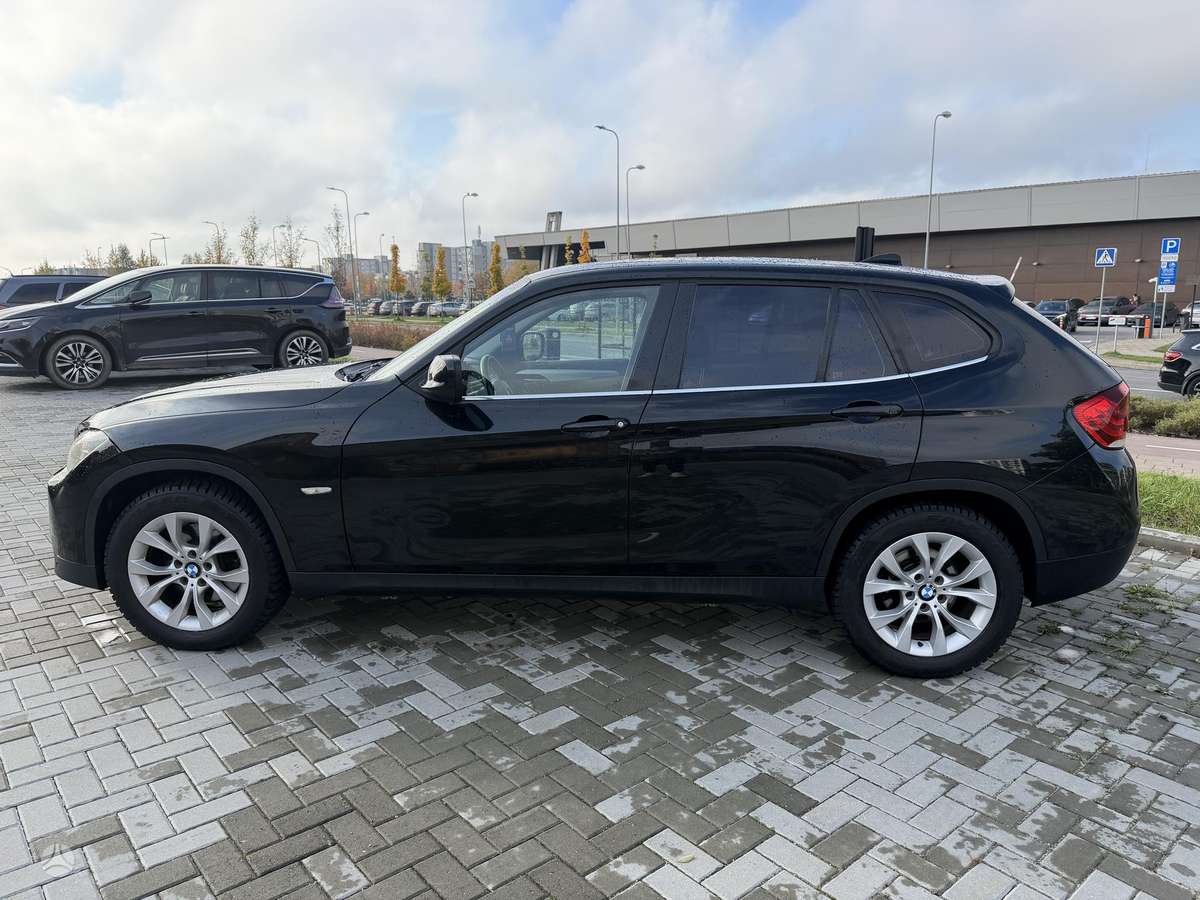 BMW X1 2011 — фото 17