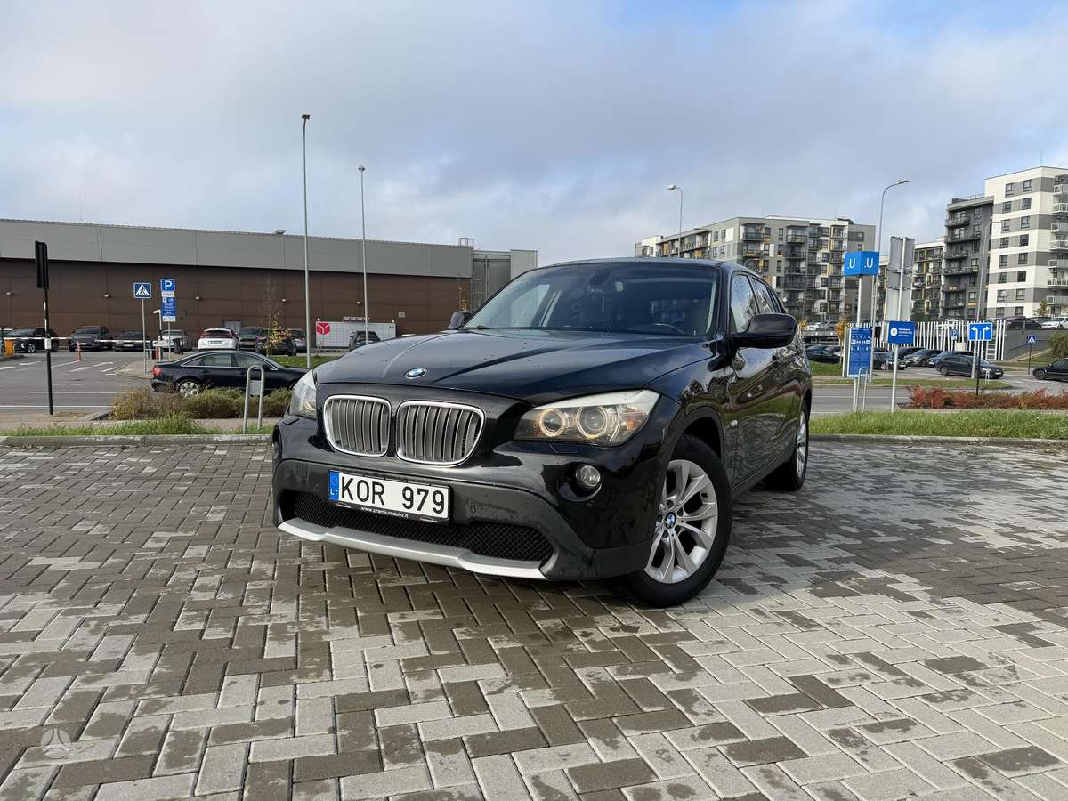 BMW X1 2011 — вигляд ззаду