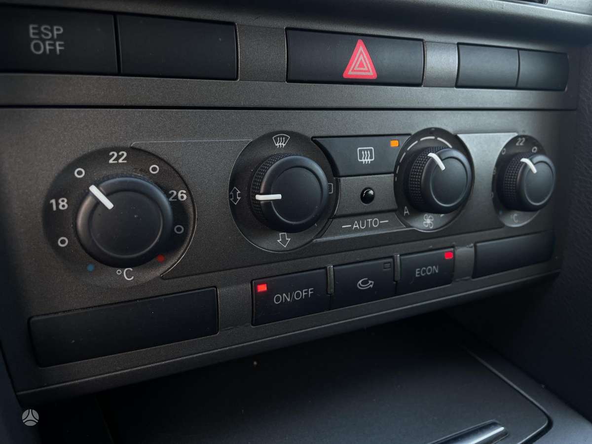 Audi A6 2006 — photo 17