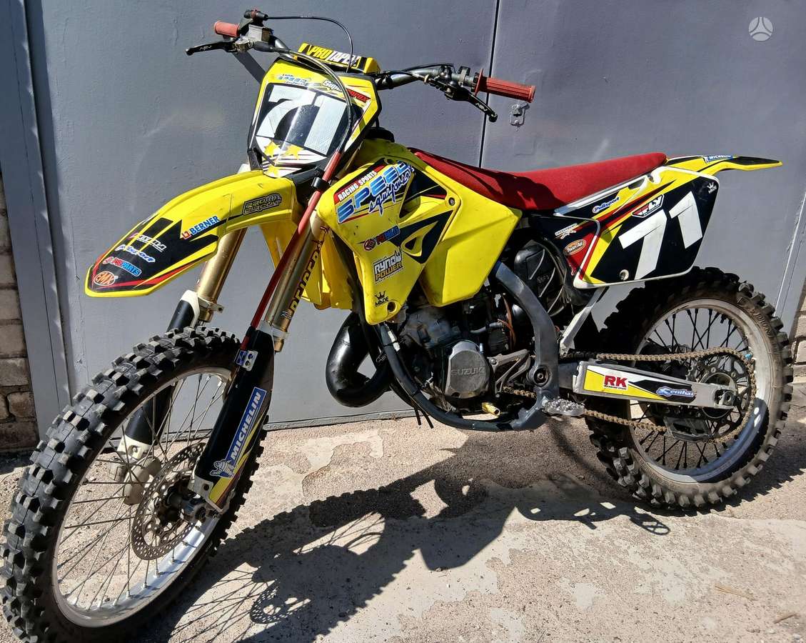 Suzuki RM 2008 — rear view