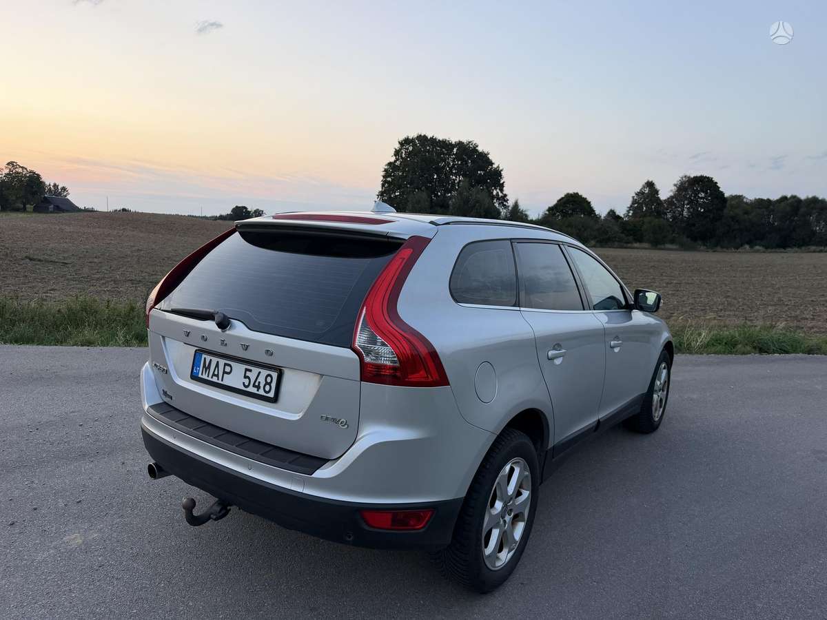 Volvo XC60 2010 — engine 1984 cm³, 163 HP (120kW)