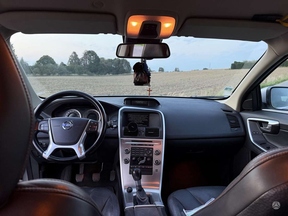 Volvo XC60 2010 — photo 5