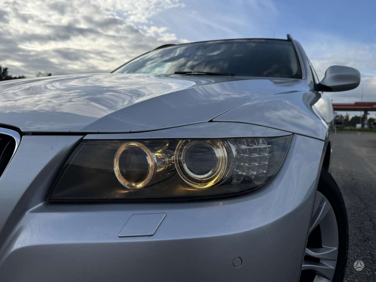 BMW 318 2010 — photo 6