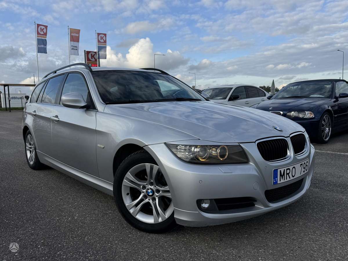 BMW 318 2010 — photo 7