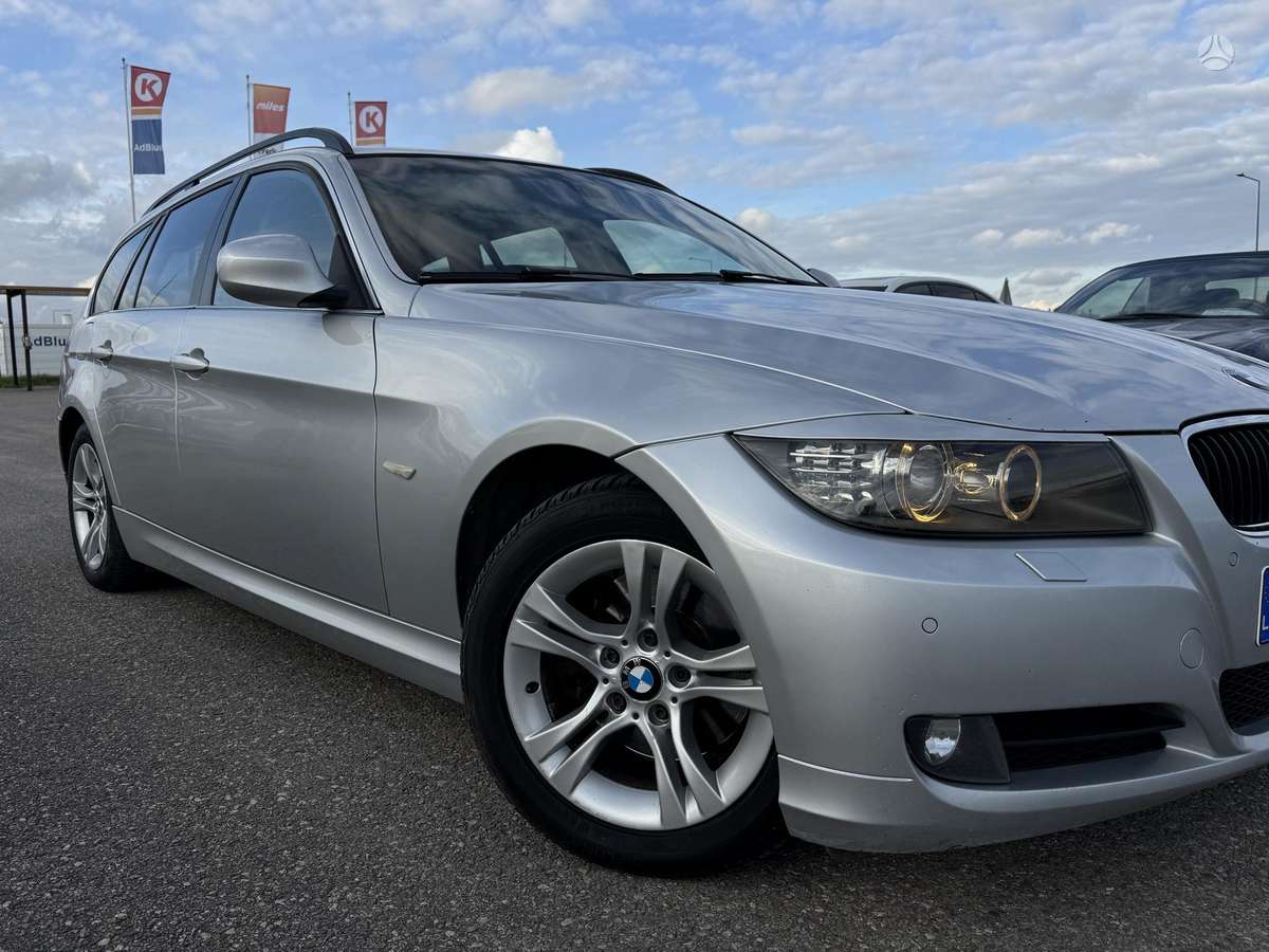 BMW 318 2010 — photo 8