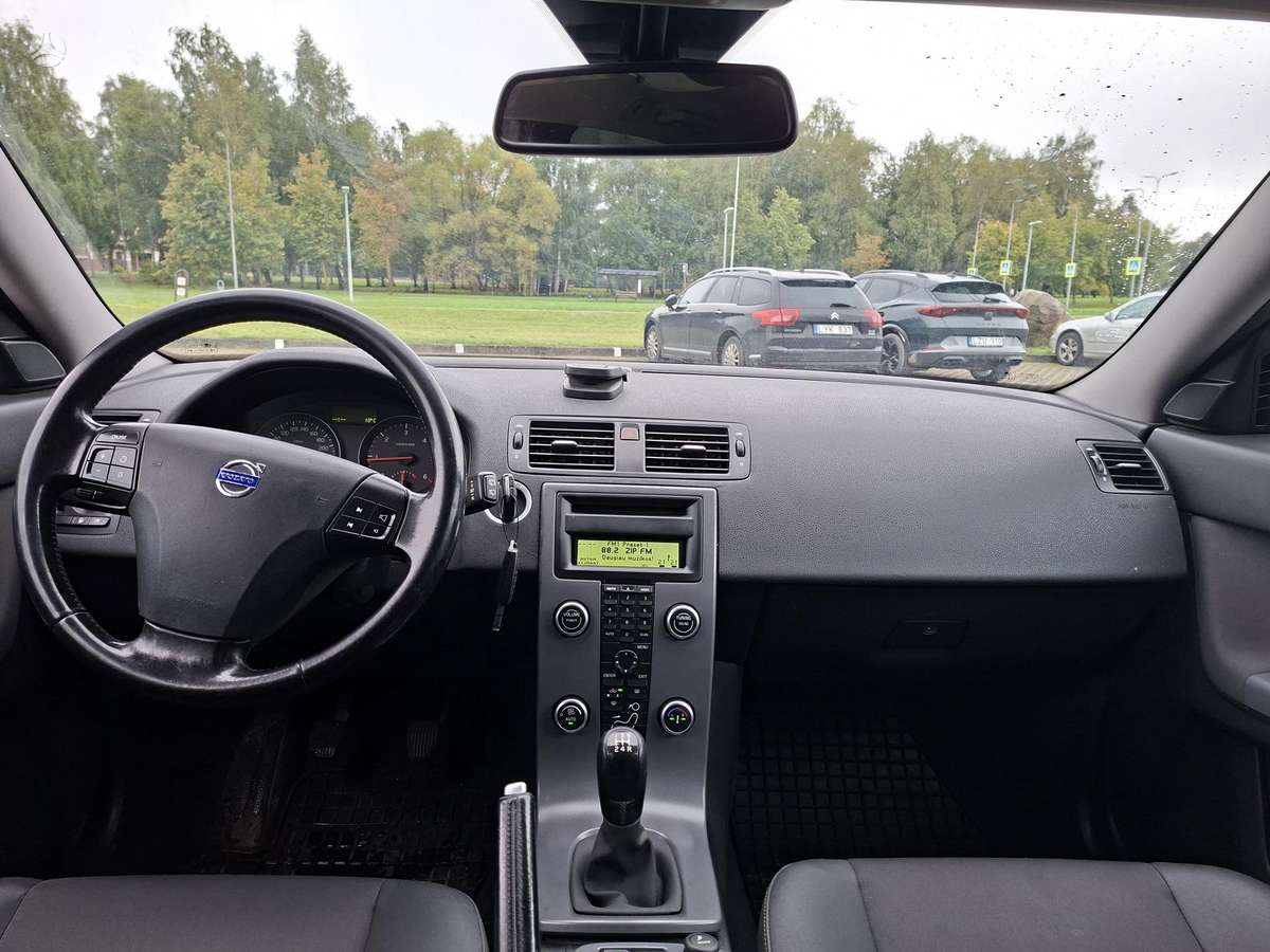 Volvo V50 2009 — photo 7