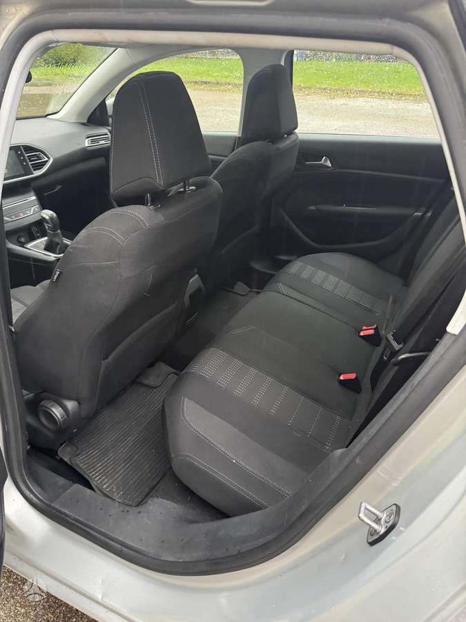 Peugeot 308 2014 — photo 11
