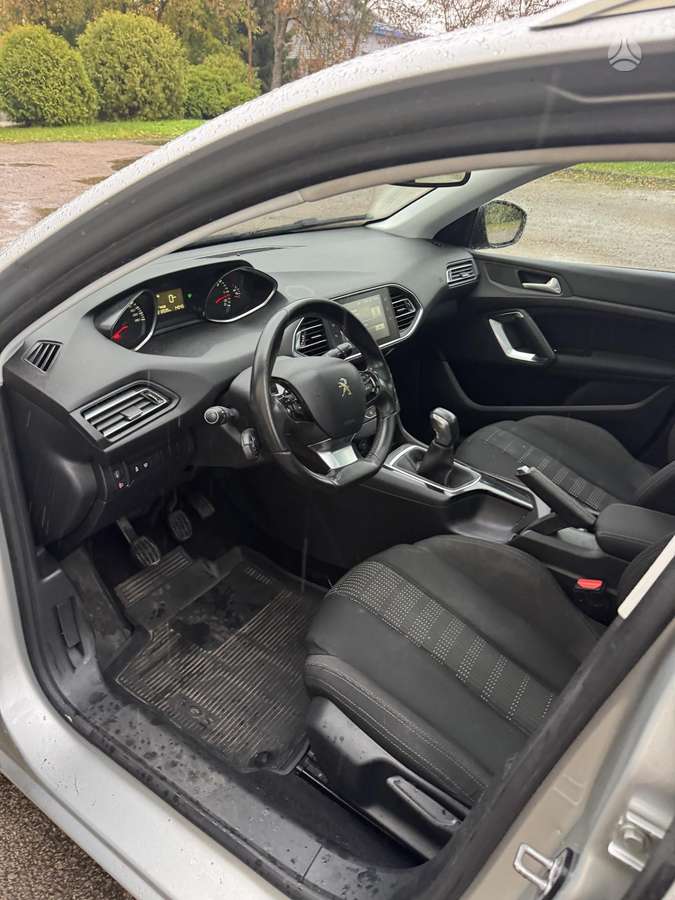 Peugeot 308 2014 — photo 12