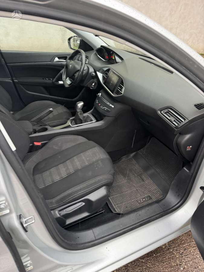 Peugeot 308 2014 — photo 9
