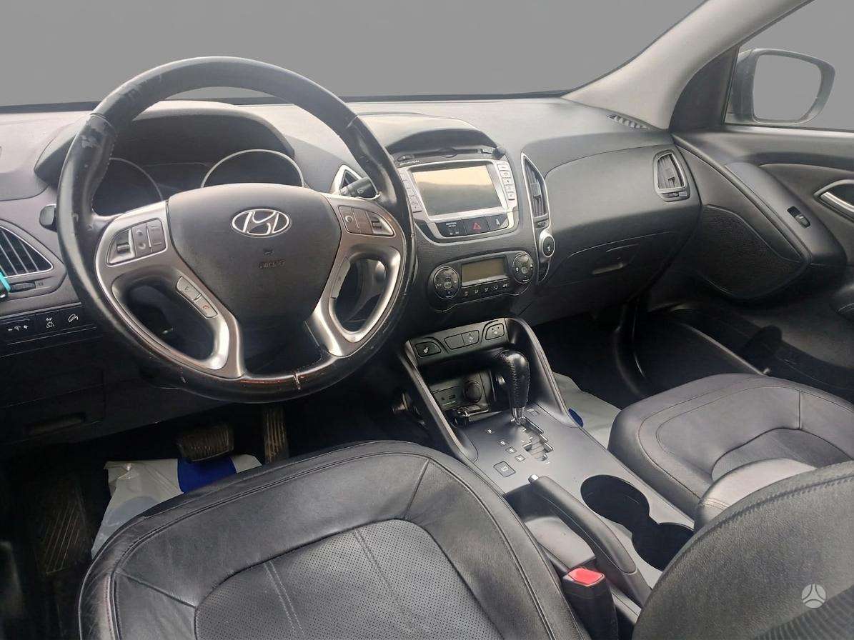 Hyundai ix35 2012 — photo 11