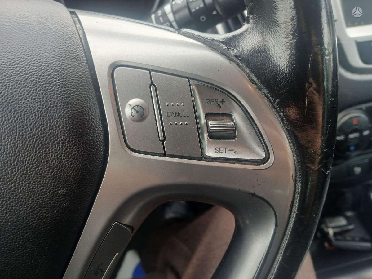Hyundai ix35 2012 — photo 13