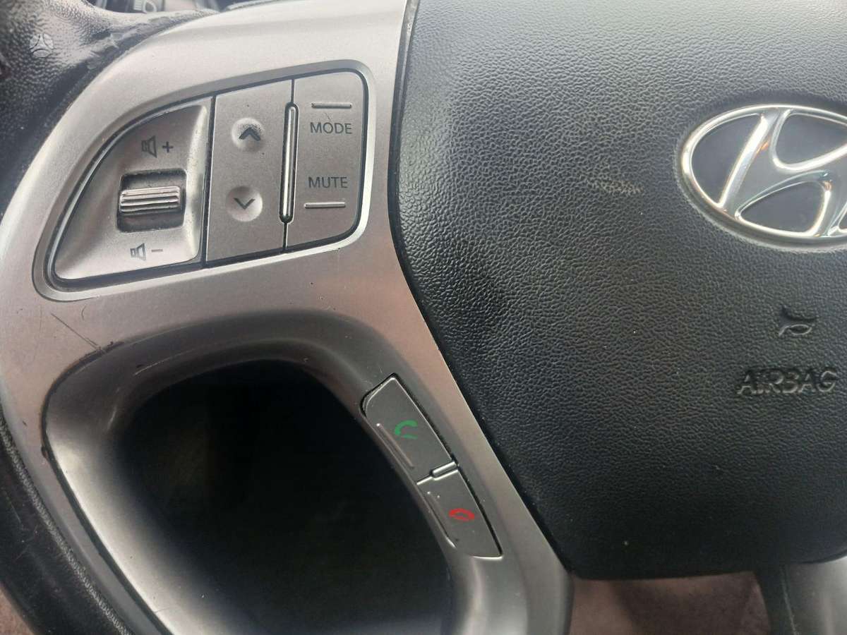 Hyundai ix35 2012 — photo 14