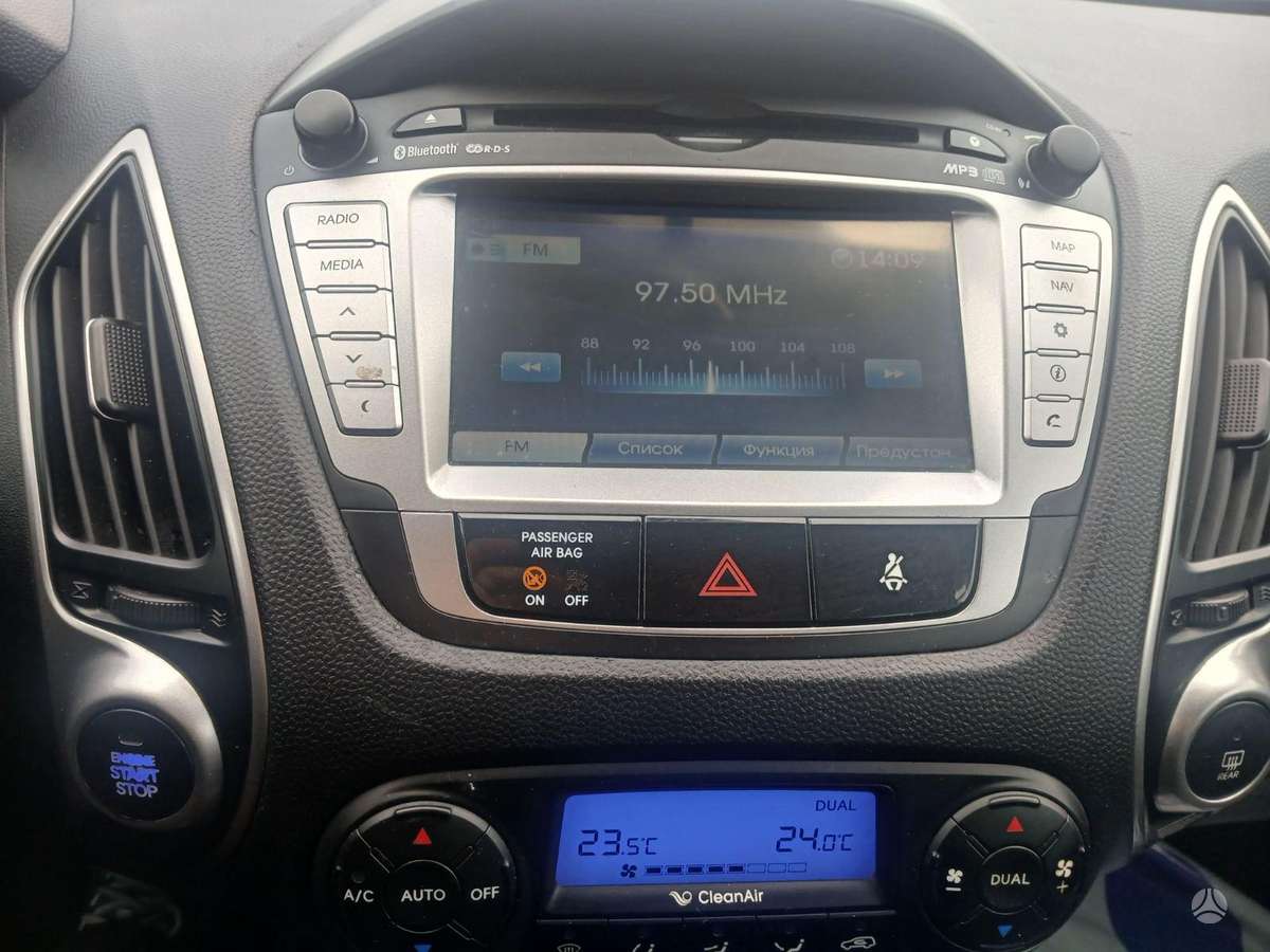 Hyundai ix35 2012 — photo 16