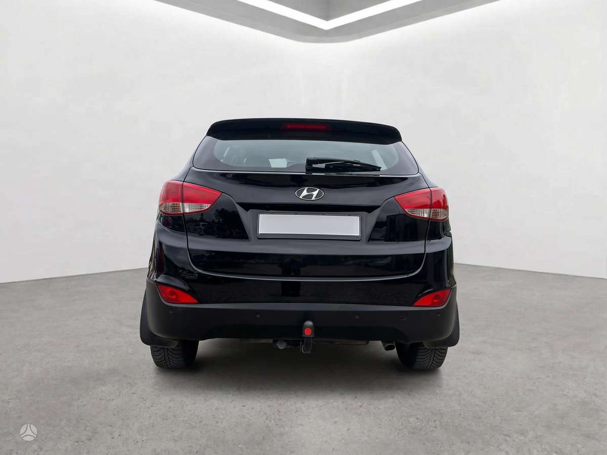 Hyundai ix35 2012 — engine 1995 cm³, 184 HP (135kW)