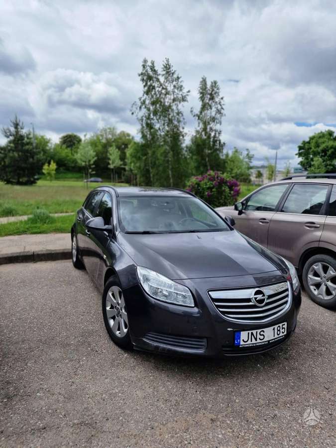 Opel Insignia 2013 — rear view