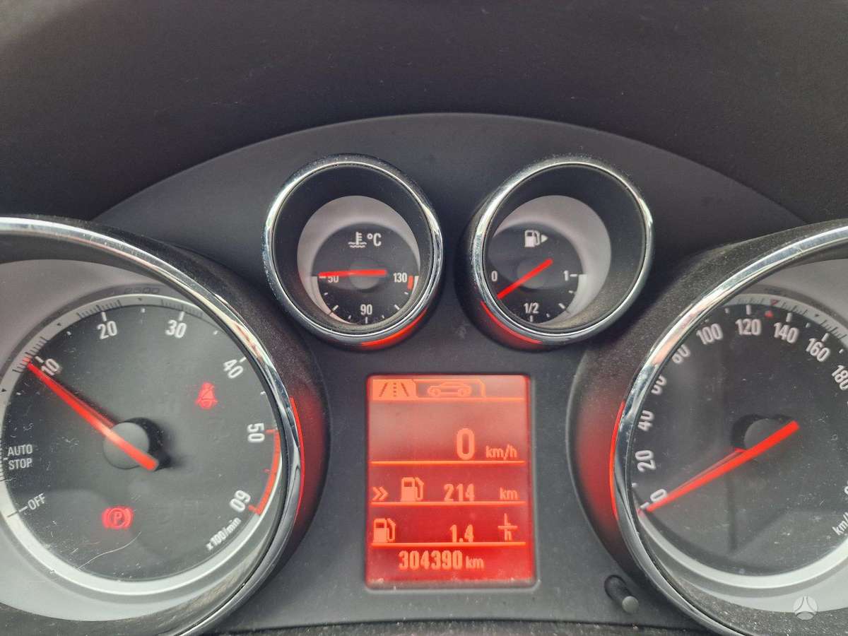 Opel Insignia 2013 — engine 1956 cm³, 110 HP (81kW)