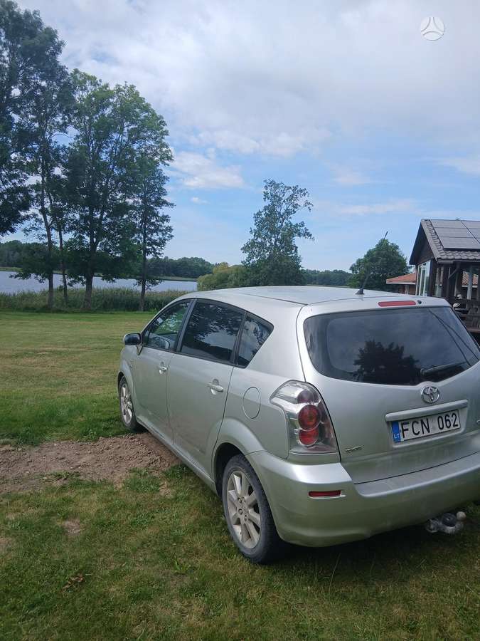 Toyota Corolla 2005 — вигляд ззаду