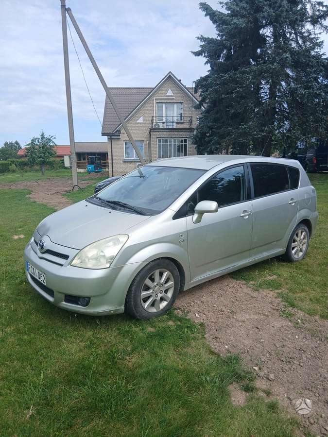 Toyota Corolla 2005 — салон