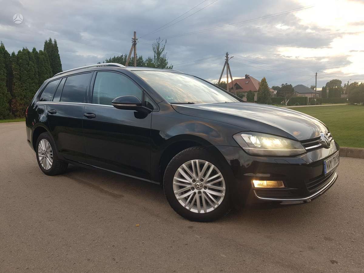 Volkswagen Golf 2015 — rear view