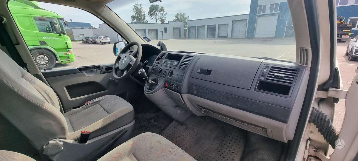 Volkswagen Caravelle 2007 — photo 7