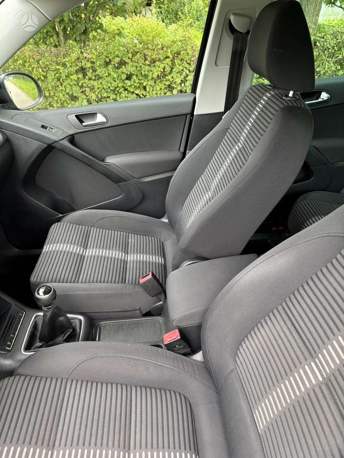 Volkswagen Tiguan 2010 — photo 16